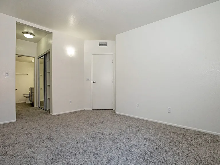 Winterhaven Terrace — Photo 36