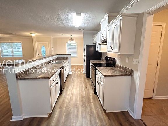 5th image of 8250 Chesterfield Dr