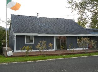 34 S Welcome Slough Rd, Cathlamet, WA 98612