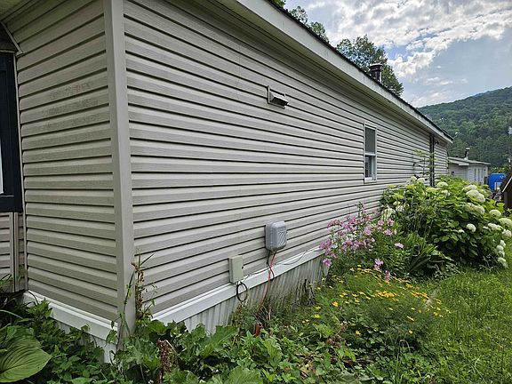 5th image of 245 Lazy Brook Drive