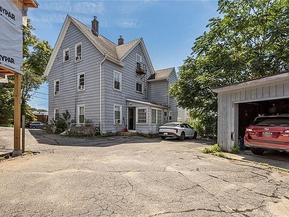 4th image of 55 Pleasant St