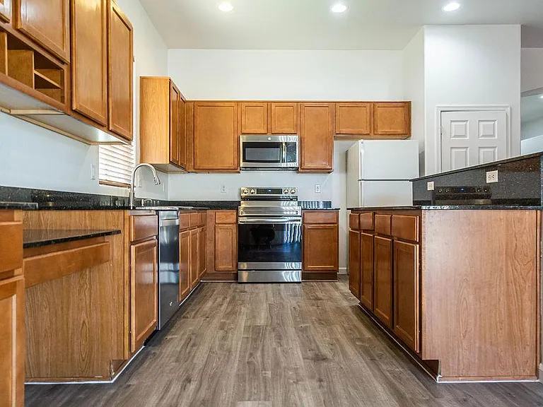 8230 W Calle Sancho Panza — Photo 14