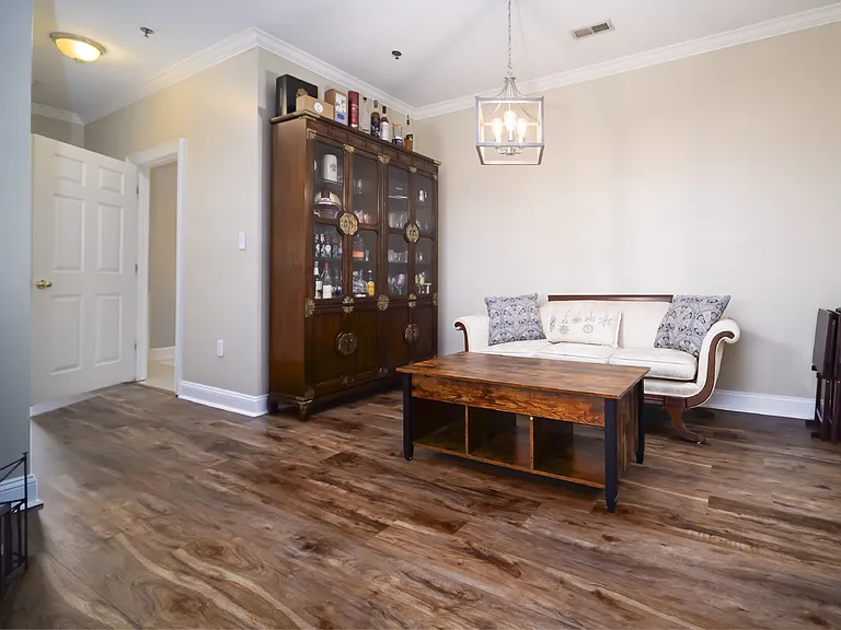 5609 Fairview Rd #3 — Photo 7