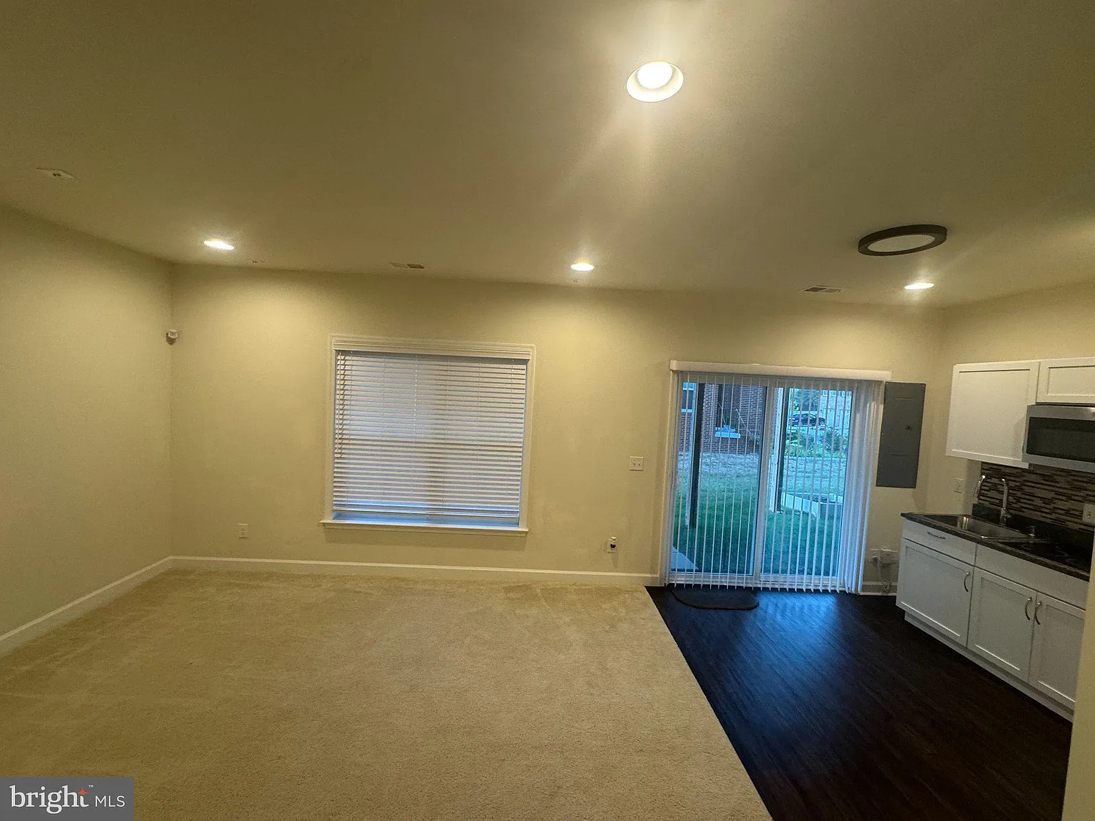 1 bed, 1.0 bath, 2360 sqft, $1,600 — Photo 3