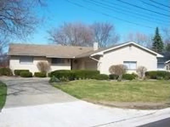 1824 Riviera Dr, Monroe, MI 48161