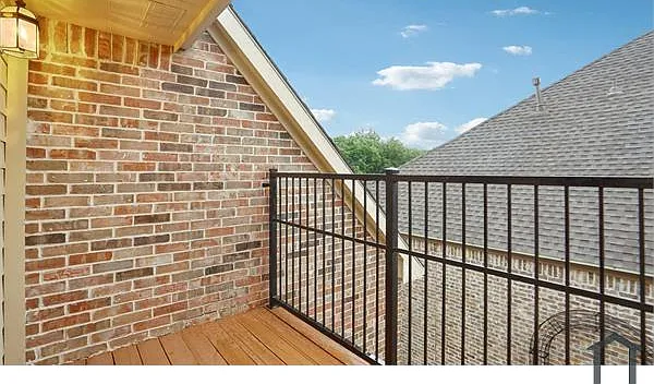 4 bed, 3816 sqft, $3,999 — Photo 3
