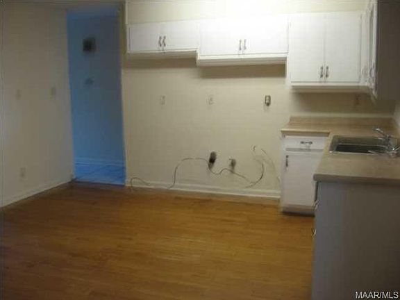 3rd image of 4344 Yorkshire Dr