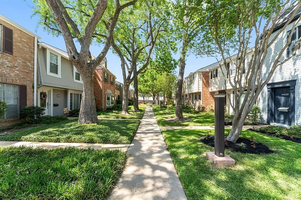 2 bed, 2.5 bath, 1280 sqft, $2,000 — Photo 4