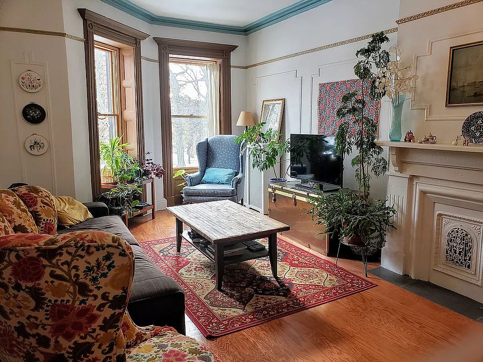 1st image of 813 Halsey St #3