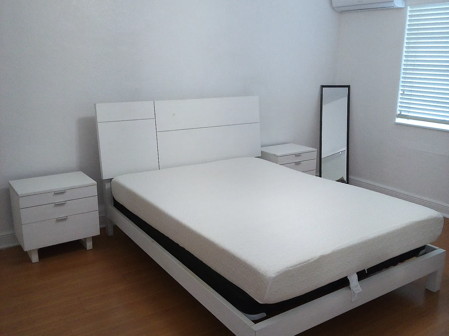 1 bed, 704 sqft, $1,200 — Photo 1