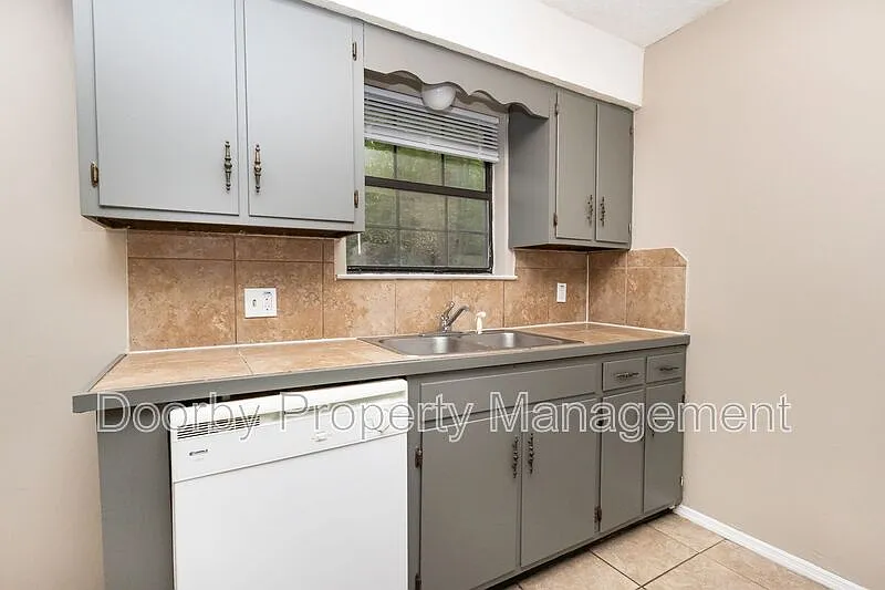 Building Photo - 3233 Conner St #3233