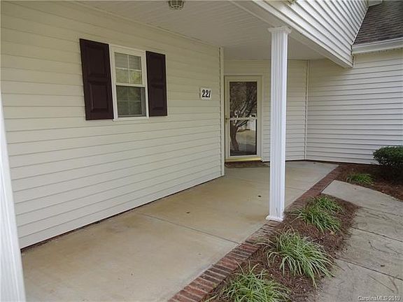 5th image of 221 Oak Village Pkwy #148