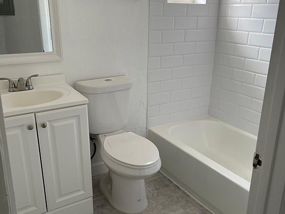 5th image of 230 NW 64th St #3