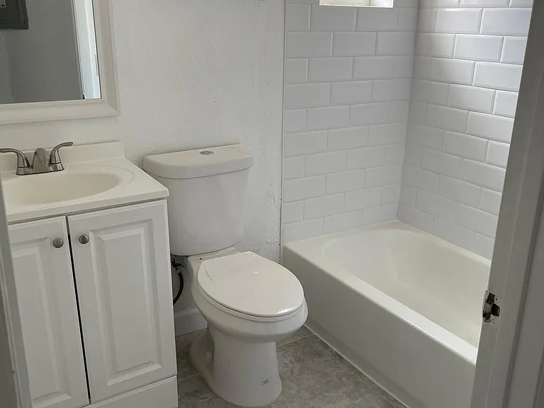 230 NW 64th St #3 — Photo 8