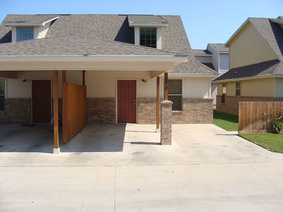 1st image of 139 Meadow Park Cir