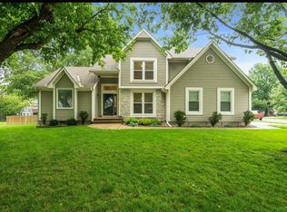 1116 SE 11th St, Lees Summit, MO 64081