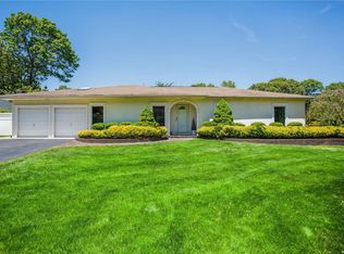 12 Kent Pl, Smithtown, NY 11787