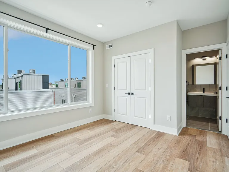 2637 W Jefferson St #407 — Photo 23