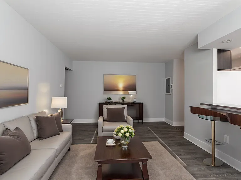 Ridge Court Apartments — Photo 4