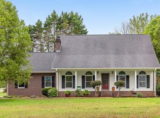 7532 Greenwood Rd, Ooltewah, TN 37363