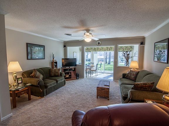 3rd image of 10 Lakeshore Ter Unit 68