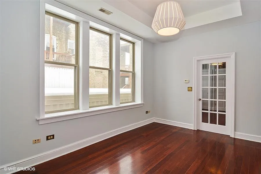 1255 N Ashland Ave #2F