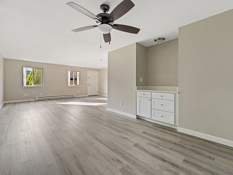 Brittany House Apartments — Photo 54