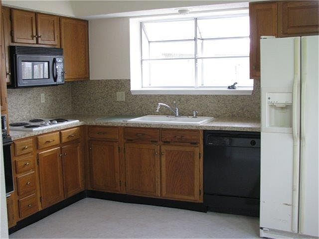 Large sunny kitchen