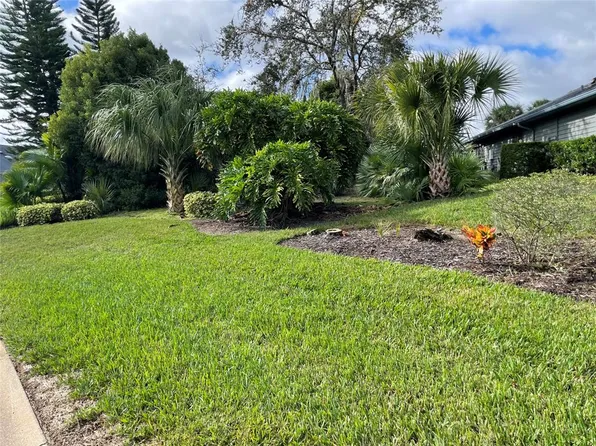 1120 Loch Lomond Ct, New Smyrna Beach, FL 32168