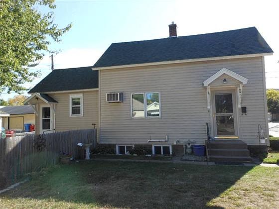 2nd image of 360 Chestnut St