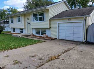 702 Ash St, Riverside, IA 52327