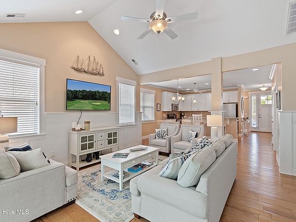 4th image of 3227 Bay Winds Drive