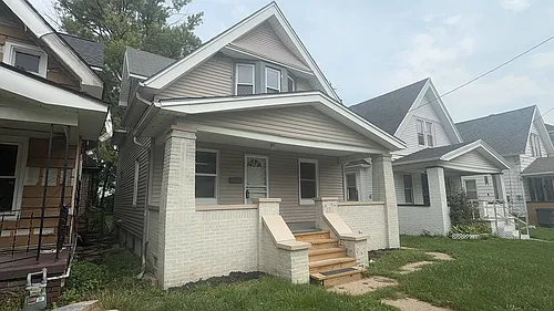 247 E Pearl St Photo 1