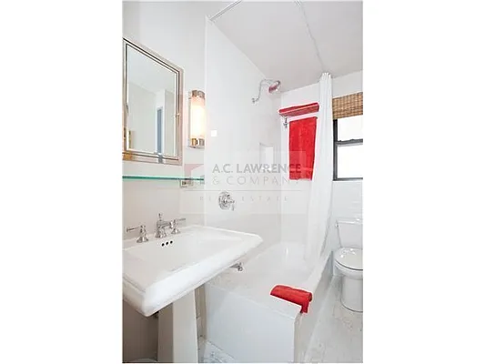 Sold by Aclawrence | media 6