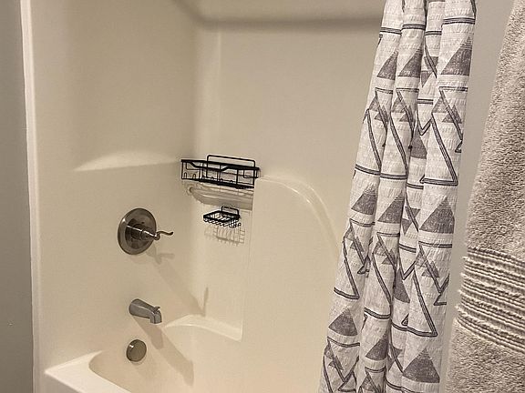 3rd image of 1001 Monticello Ave APT 210