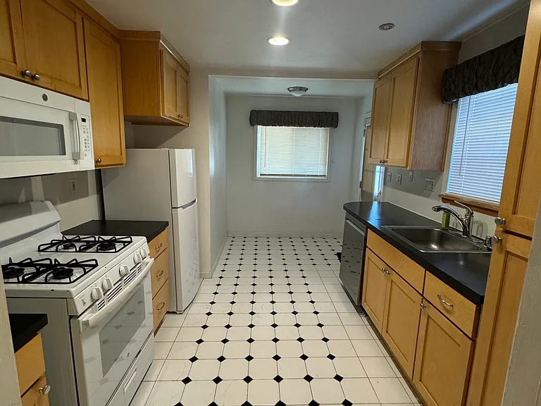 5317 11th Ave — Photo 9