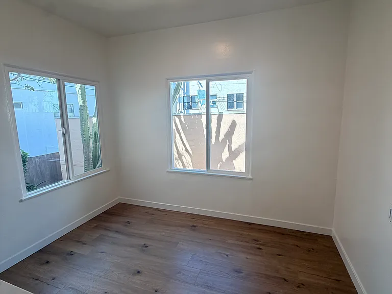 838 6th St #8 — Photo 8