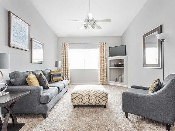Spacious Living Room - Lenoxplace Apartments