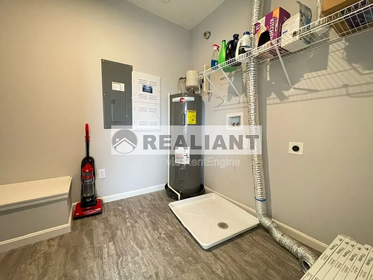 1373 Rubyhill Ln — Photo 21