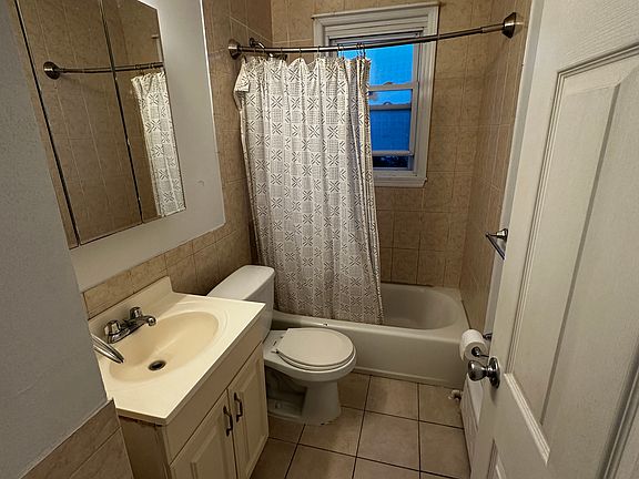 3rd image of 19 Chester Pl Floor 2