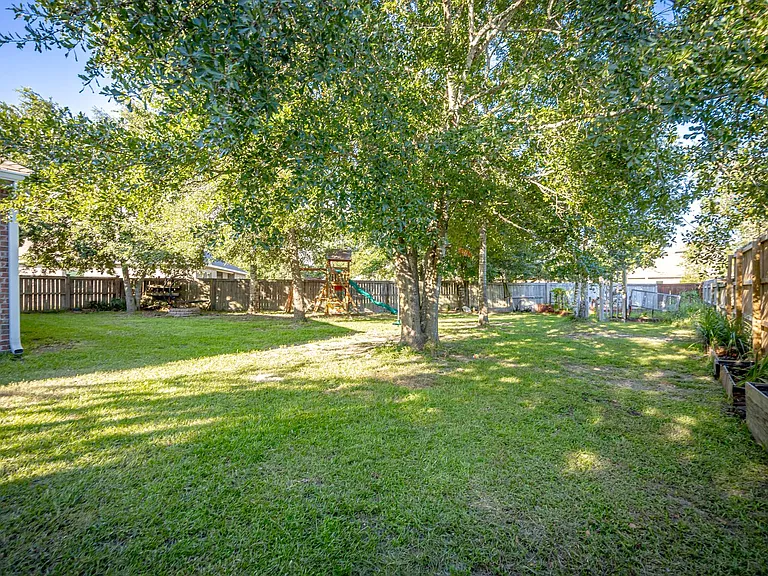 1013 Silverbell Cv — Photo 66