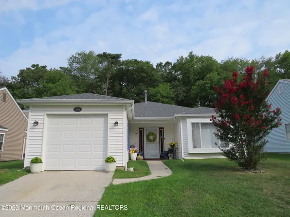 209 Danbury Dr, Little Egg Harbor, NJ 08087