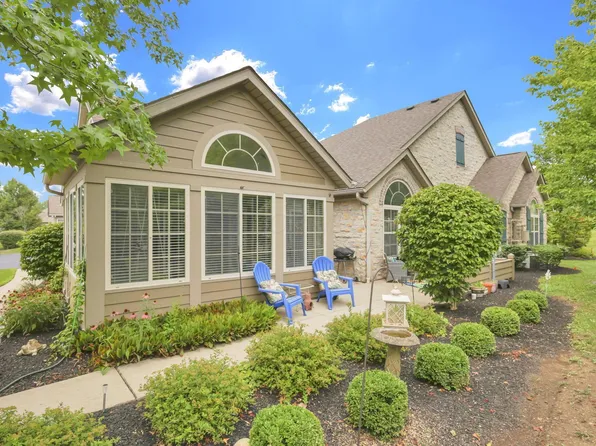 100 Stonegate Dr, Pataskala, OH 43062