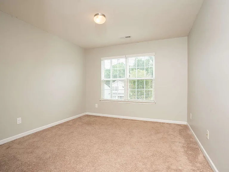326 Azalea Dr — Photo 8