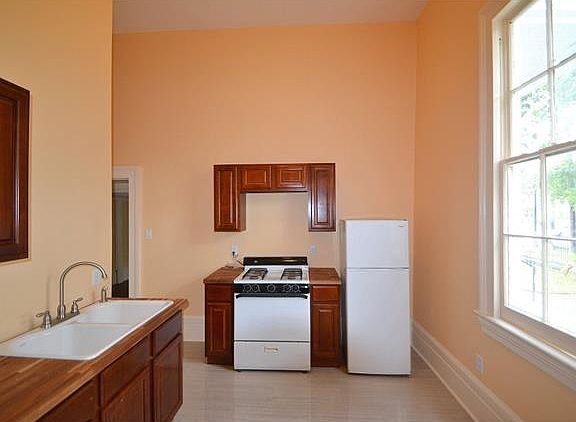 4th image of 2504 Esplanade Ave APT 6
