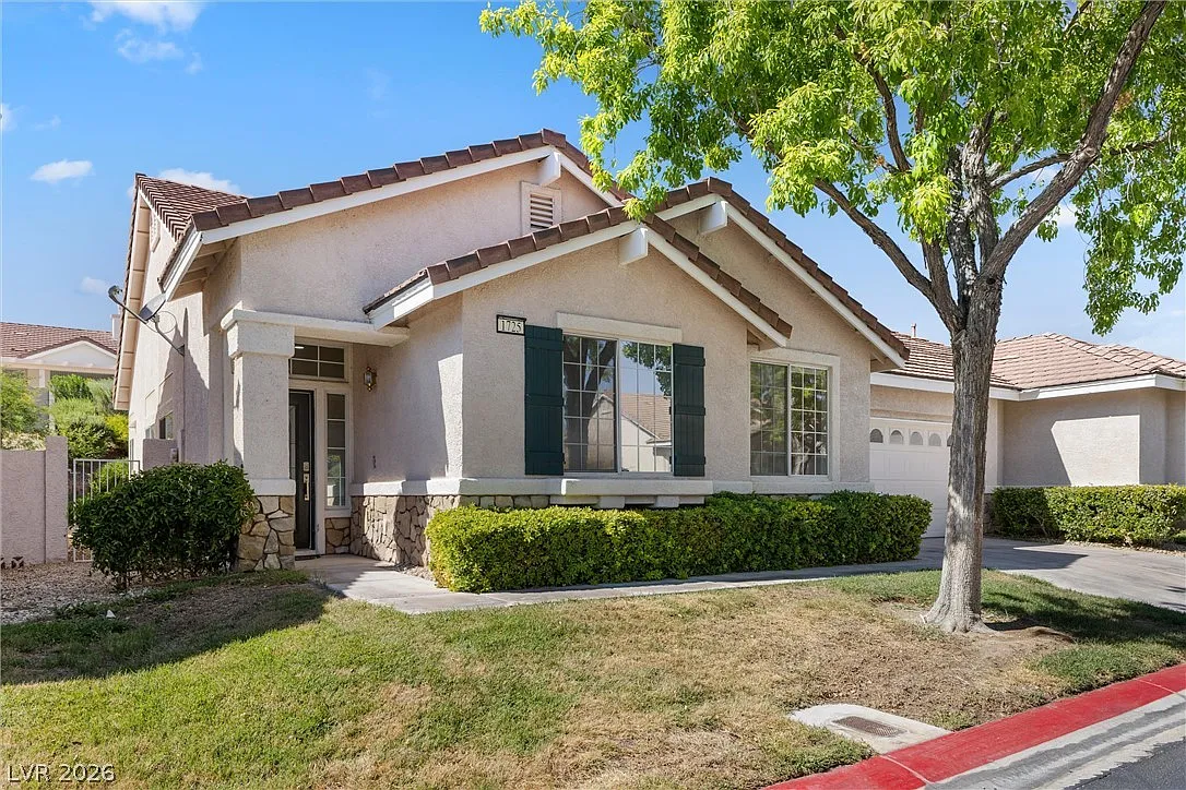 4 bed, 2.0 bath, 1694 sqft, $2,295 — Photo 1