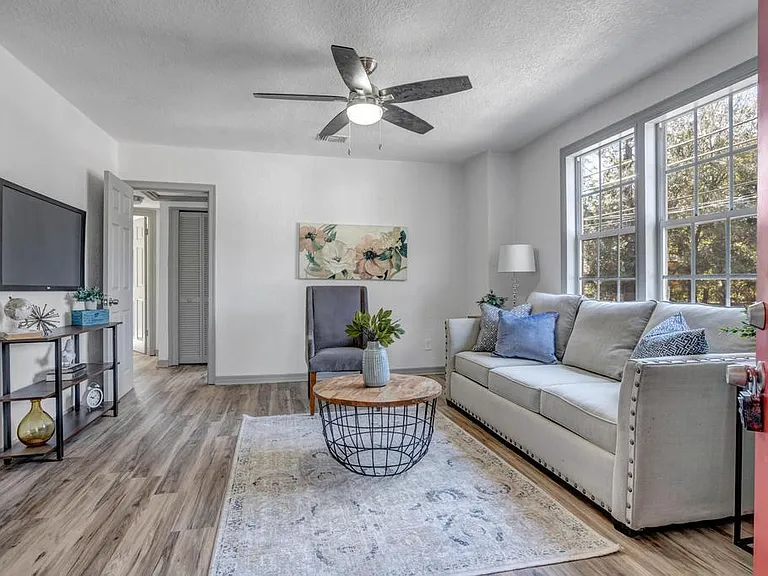 8025 Paul Jones Dr — Photo 18