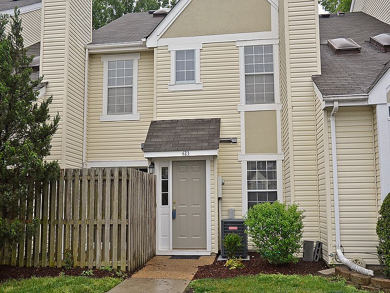 1st image of 423 Lees Mill Dr