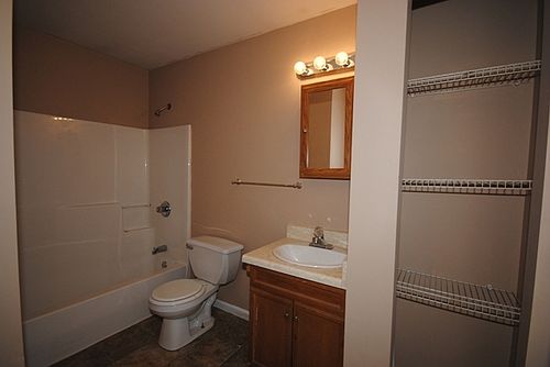 5th image of 2309B Wheeler Ave