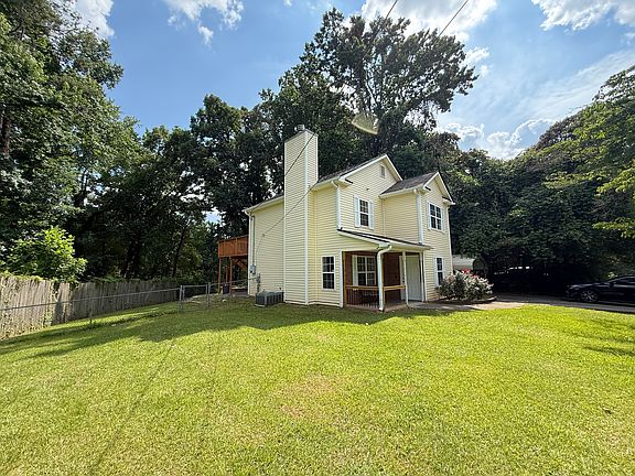 3rd image of 811 Kennesaw Dr